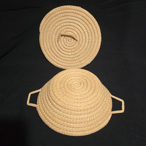 Sweetgrass 2 Handled Lidded Coil Basket - 10 1/4" x 3 5/8" - Picture 5 of 5